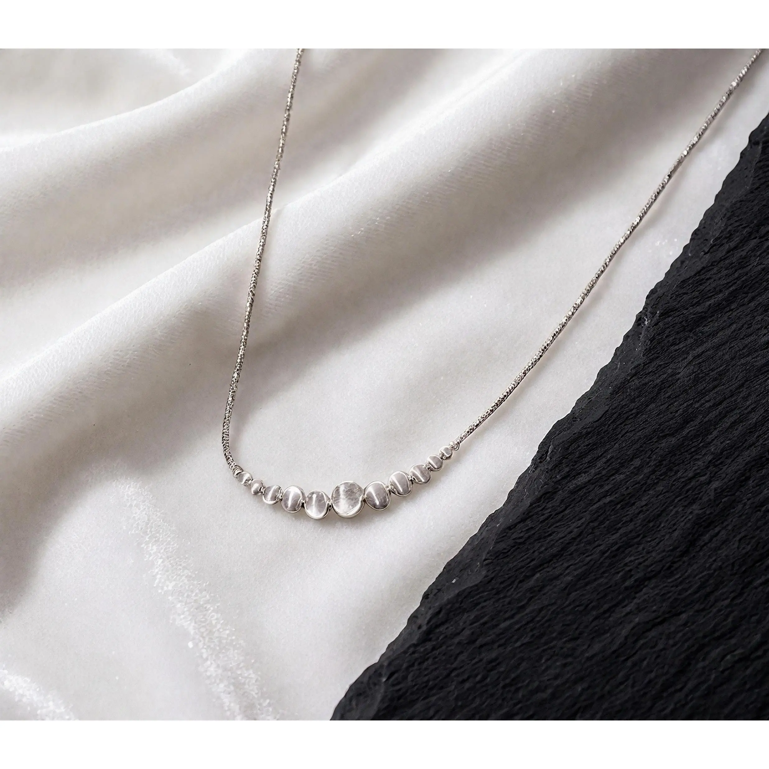 Velvet Bloom.necklace