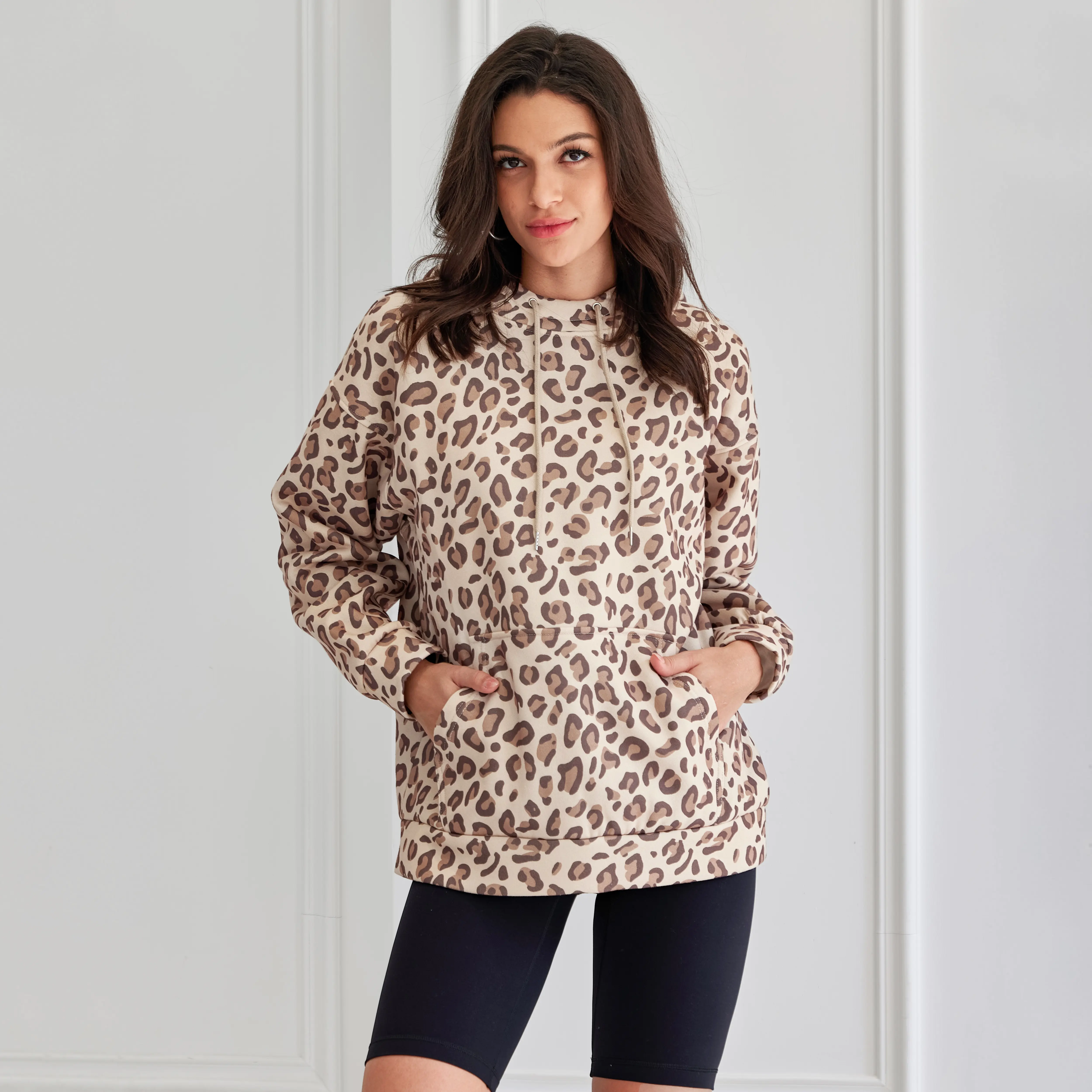 ATTRACO Women's Leopard Print Hoodie Oversized Cheetah Pattern Hoodie 2000s Graphic Pullover Y2k Boyfriend Hoodie