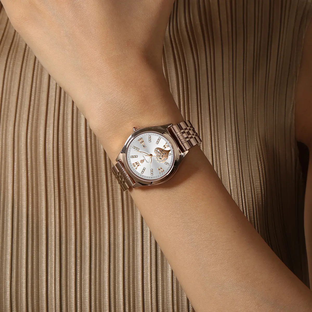 Women\'s Analog Quartz Watch with Diamond Accents and Roman Numerals Amazon.com: CdyBox Lady Elegant Roman Numeral Dial Quartz  main image 3