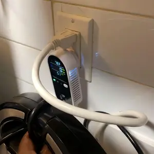 4-in-1 Display Remind,Plug in with Temperature Humidity Sensor Built-in,with DualSensor,Air Safety Remind with Clear Display Sound &Light for Homes,Kitchens,Apartments,RVs