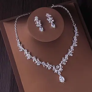 Wedding Bridal Jewelry Set with Necklace + Earrings, Synthetic Zirconia Rhinestone Chain, Wedding Banquet Party Necklace and Earrings Set