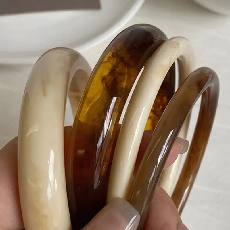 4-Piece Vintage Fashion Minimalist Resin Bangles, Combination Jewelry Set for Ladies, Bangle Bracelet Set, Stackable Matching Bangles for Daily, Party and Date Wear, Ideal Gift Choice