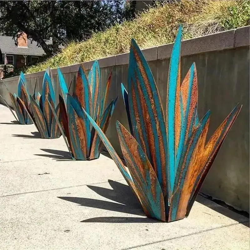 15 Inch Rustic Agave Plant Sculpture, Garden Yard Art Decoration, Outdoor Decor, Weather-resistant Patio Landscape Decor, Country, Exterior Decorative Statues, Metal Outdoor Statue, Garden Sculptures And Decor, Weatherproof Statue