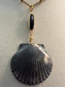 Onyx & Obsidian – Dark Calico Scallop Shell Necklace