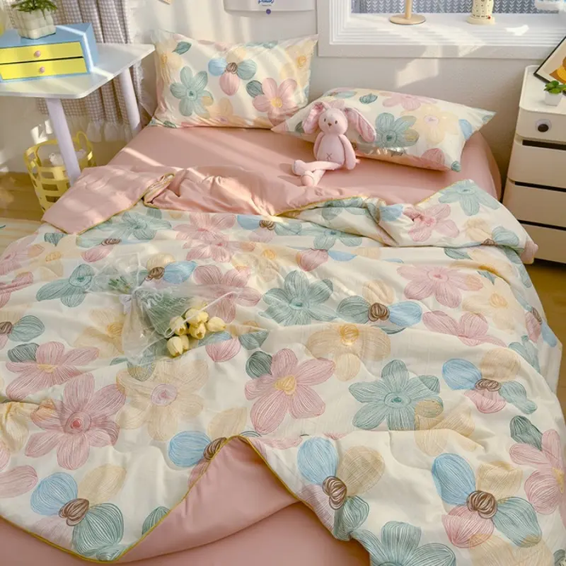 1 pc of  floral print summer quilt, super soft and skin-friendly Quilted air-conditioned quilt, suitable for use in all seasons, bedrooms, and living rooms, Breathable summer quilt, Sleep friendly quilts, Boho floral quilt