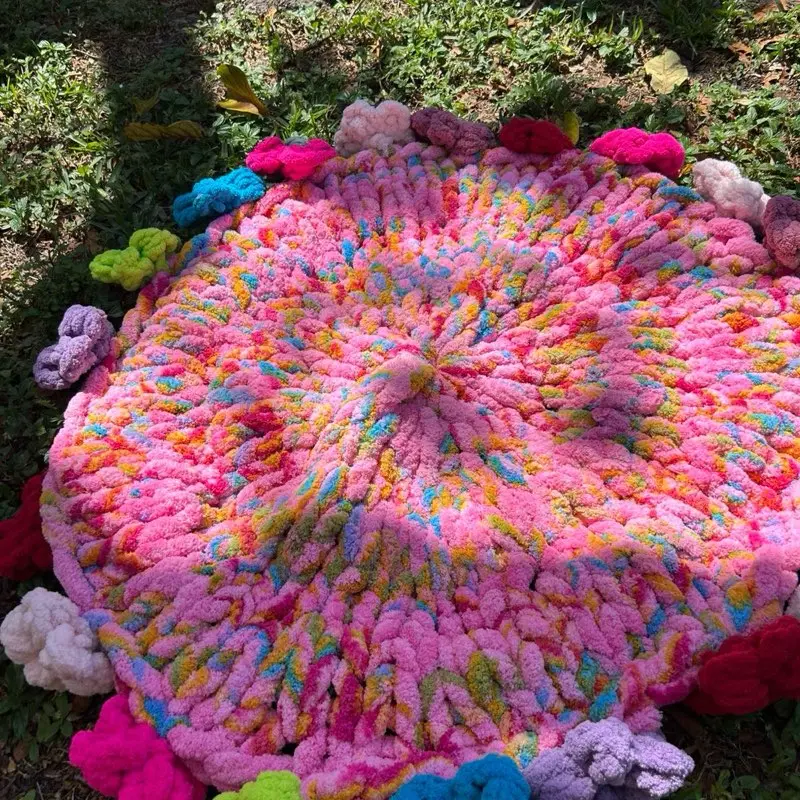 Chunky round mat blanket with flowers around. Size 32 x 32 inches. Made it from BeCozi yarn the most fluffy and beautiful  yarn.