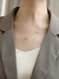 Fashionable and Exquisite Bee Pendant Necklace, Creative Design, Daily Fashion Accessories, Gifts for Girlfriends and Friends