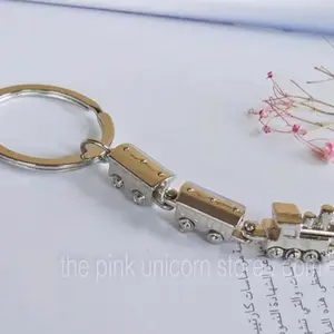 Fashion Keychain - Mini Train Design for Car Keys - Durable Materials