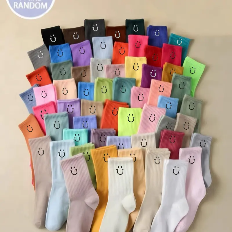 Random Color Women's Smile Face Print Mid-calf Socks, Casual Comfortable Breathable Soft Socks for Daily Wear, Women's Socks for All Seasons
