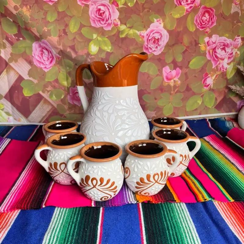 Jarra blanca con boca mamey y sus 6 tazas blancas con espiga mamey  Kitchen Utensils Jug