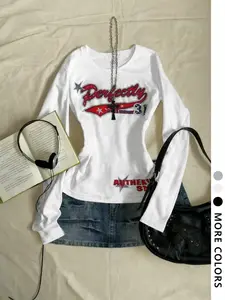 Women's Long Sleeve Round Neck Graphic Tee, Casual Fitted Top for Daily Wear, Everyday Comfortable Street Style, Vintage Urban Fashion