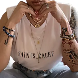 The 80’s with Caché padded sleeveless Tee Cotton Fashionista Comfortable Womenswear wear with jeans or dress pants Denim Jacket