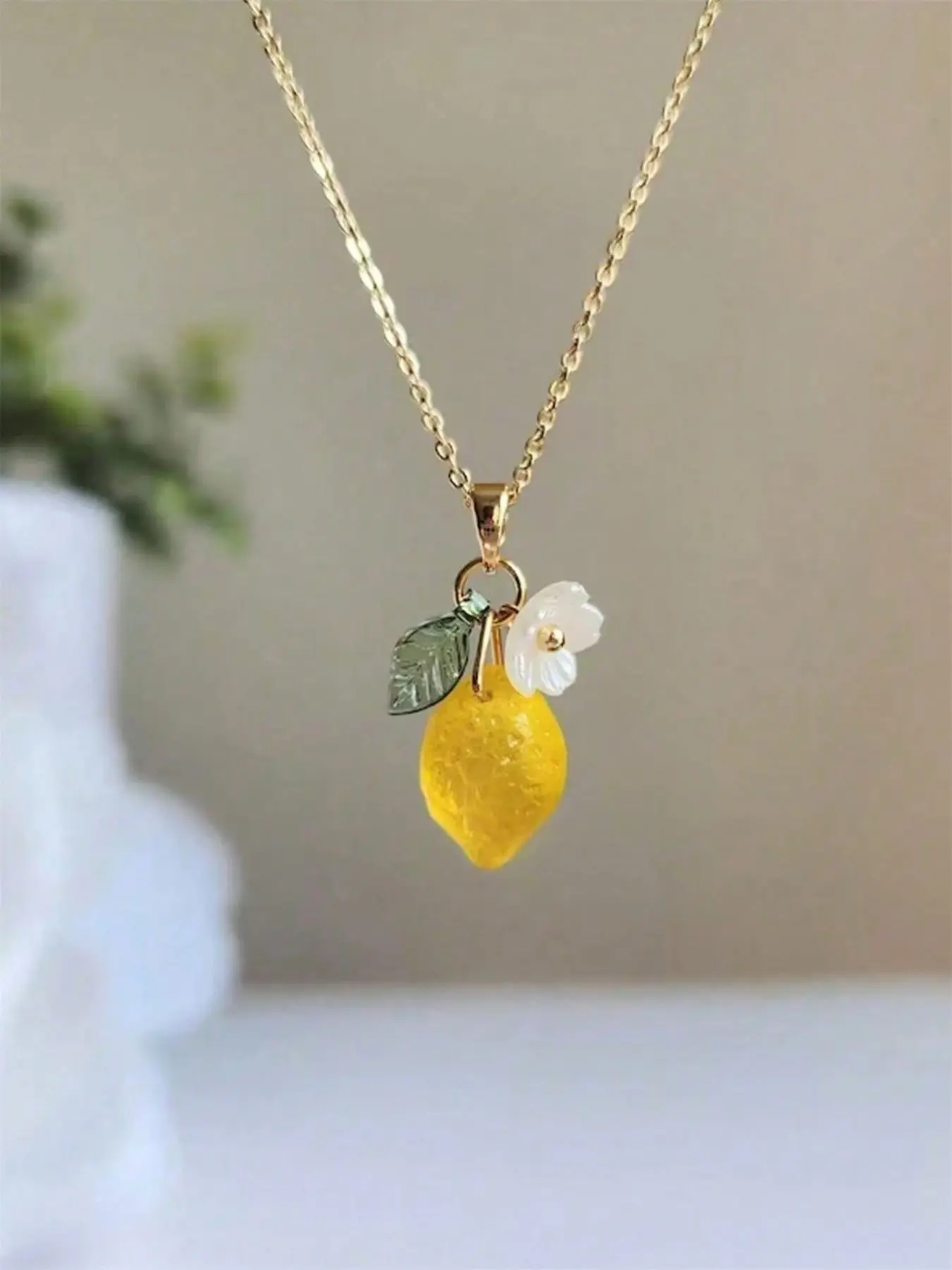 Creative Fresh Fruit Lemon Pendant Necklace, Casual Style Necklaces, Fashion Versatile for Women Daily and Summer Beach Vacation Wear, Perfect Gift for Her, Flower Pendant Necklace, Alloy Necklace