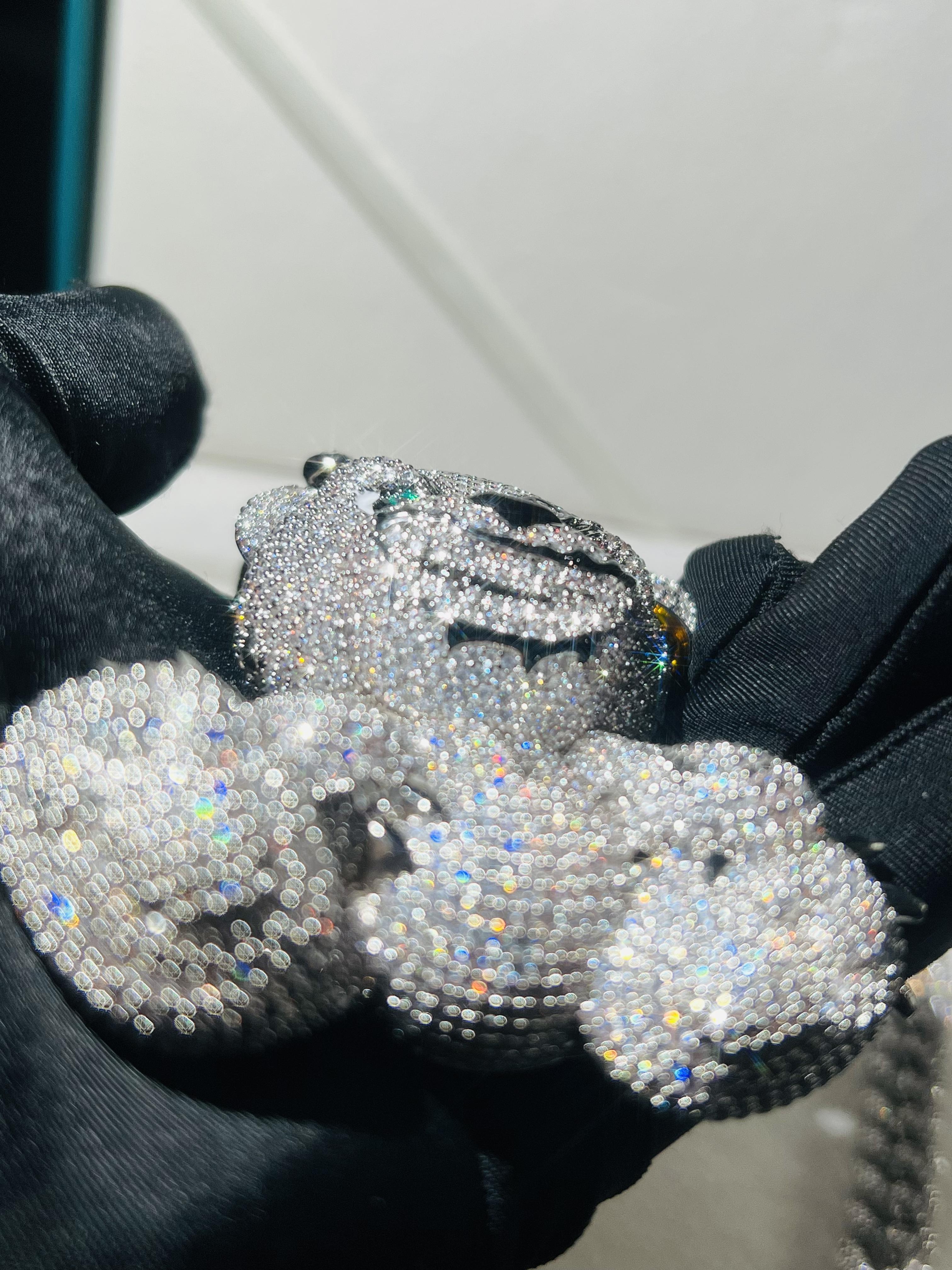 Retro Style Chilled Teddy 3D Luxury Personalized Custom Bear Pendant Silica Diamond Pass Tester Gold-Plated Luxury Pendant Jewelry