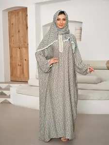 Women's Ditsy Floral Print Contrast Lace Prayer Dress with Integrated Hijab, Elegant Batwing Sleeve Kaftan for Daily Wear, Ladies Islamic Clothing for All Seasons, Modesty Muslim Clothing