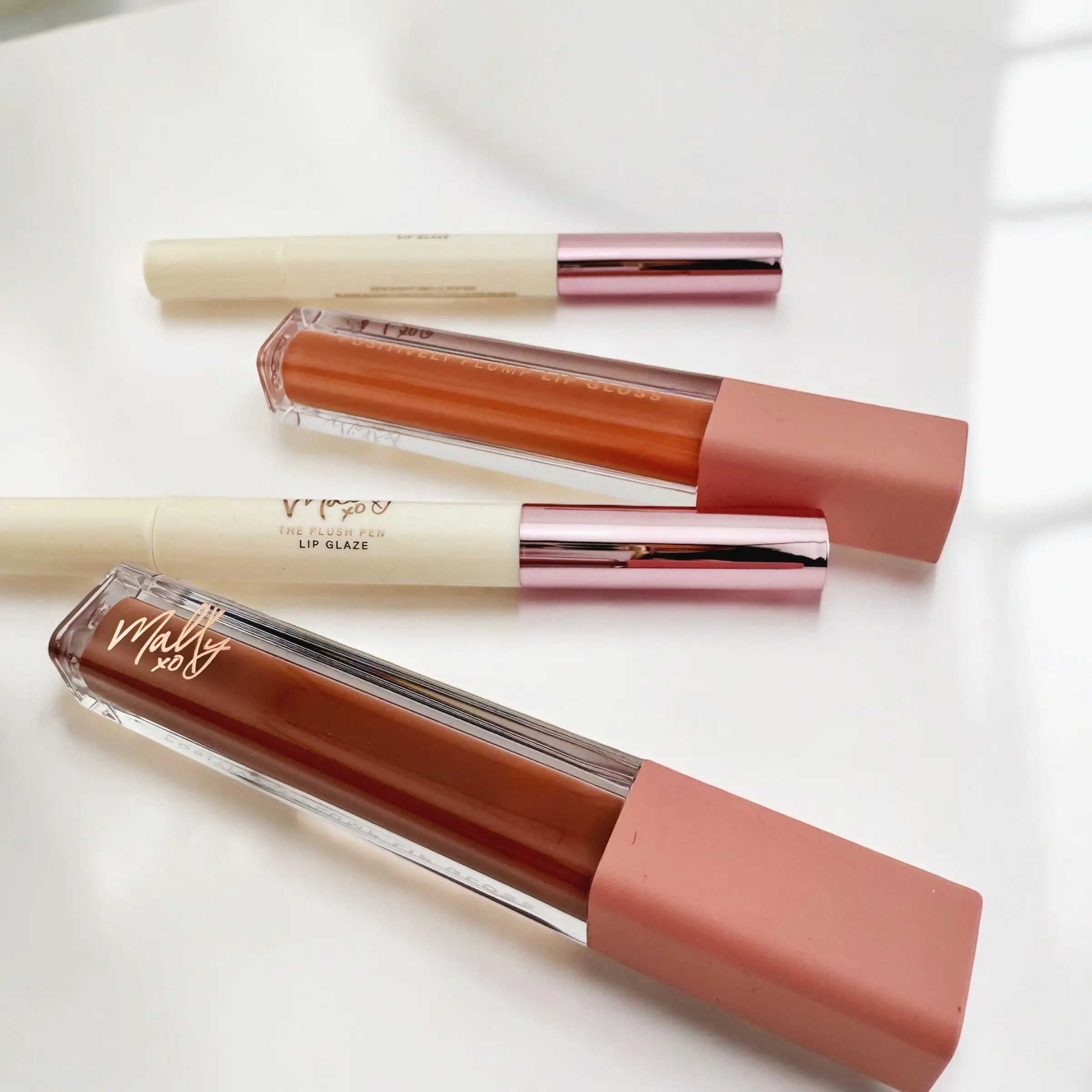 Mally XO POSITIVELY PLUMP Lip Gloss & THE PLUSH PEN Lip Glaze - 4Pc Makeup Set
