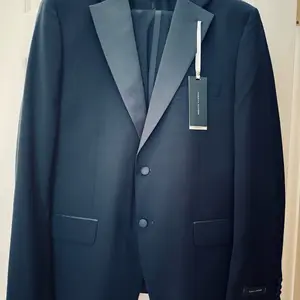 TOMMY HILFIGER Navy Mens Stretch Formal Tuxedo 2Pc Set 46R 40W