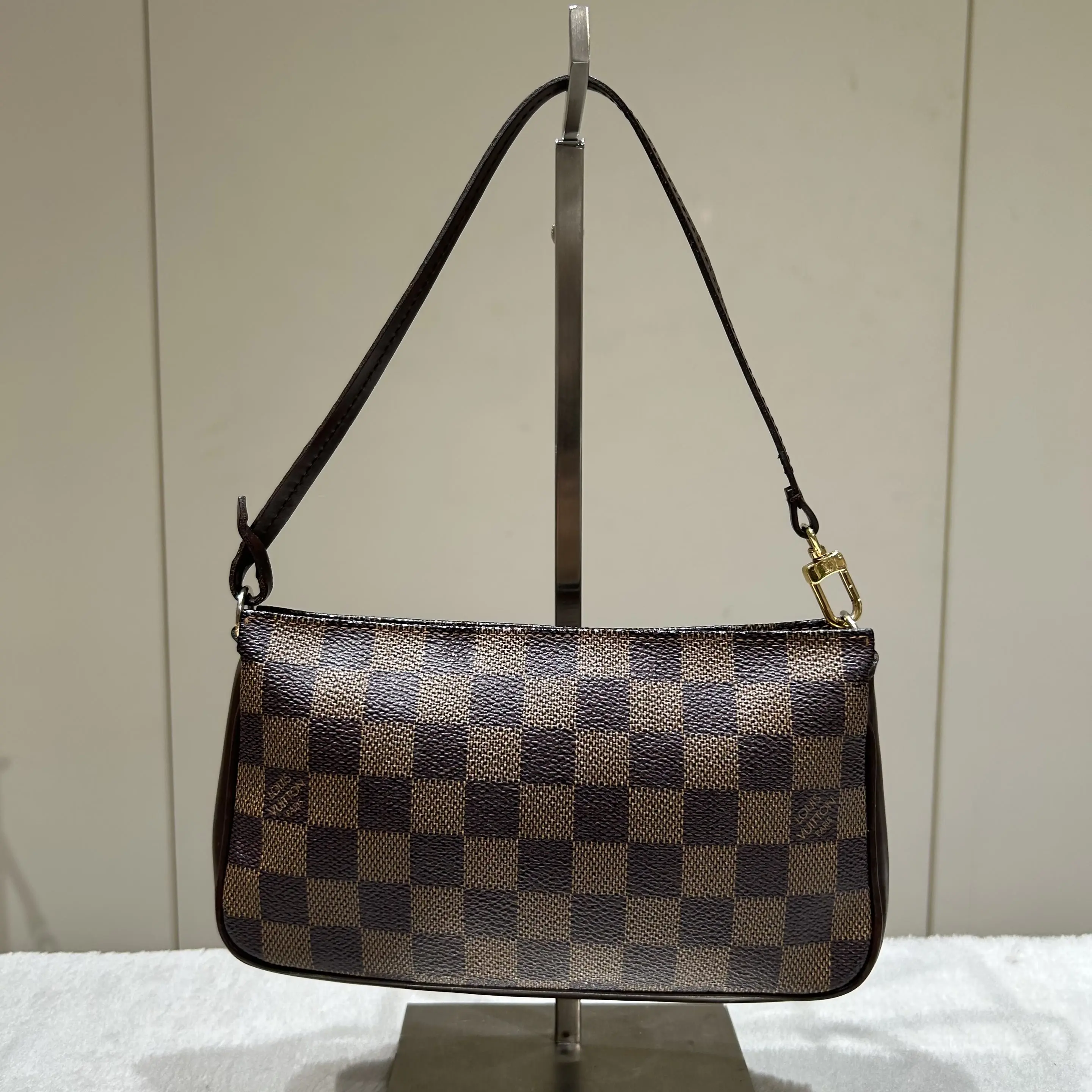 Pre-owned Louis Vuitton canvas Small Leather Goods LV Damier Ebene Pochette Accessoires Classic Brown Checkerboard Mini Shoulder Pouch | 39760792