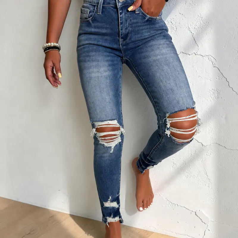 LIGHT WASH Elm Street Skinny Jeans- Your new favorite pair of skinnies