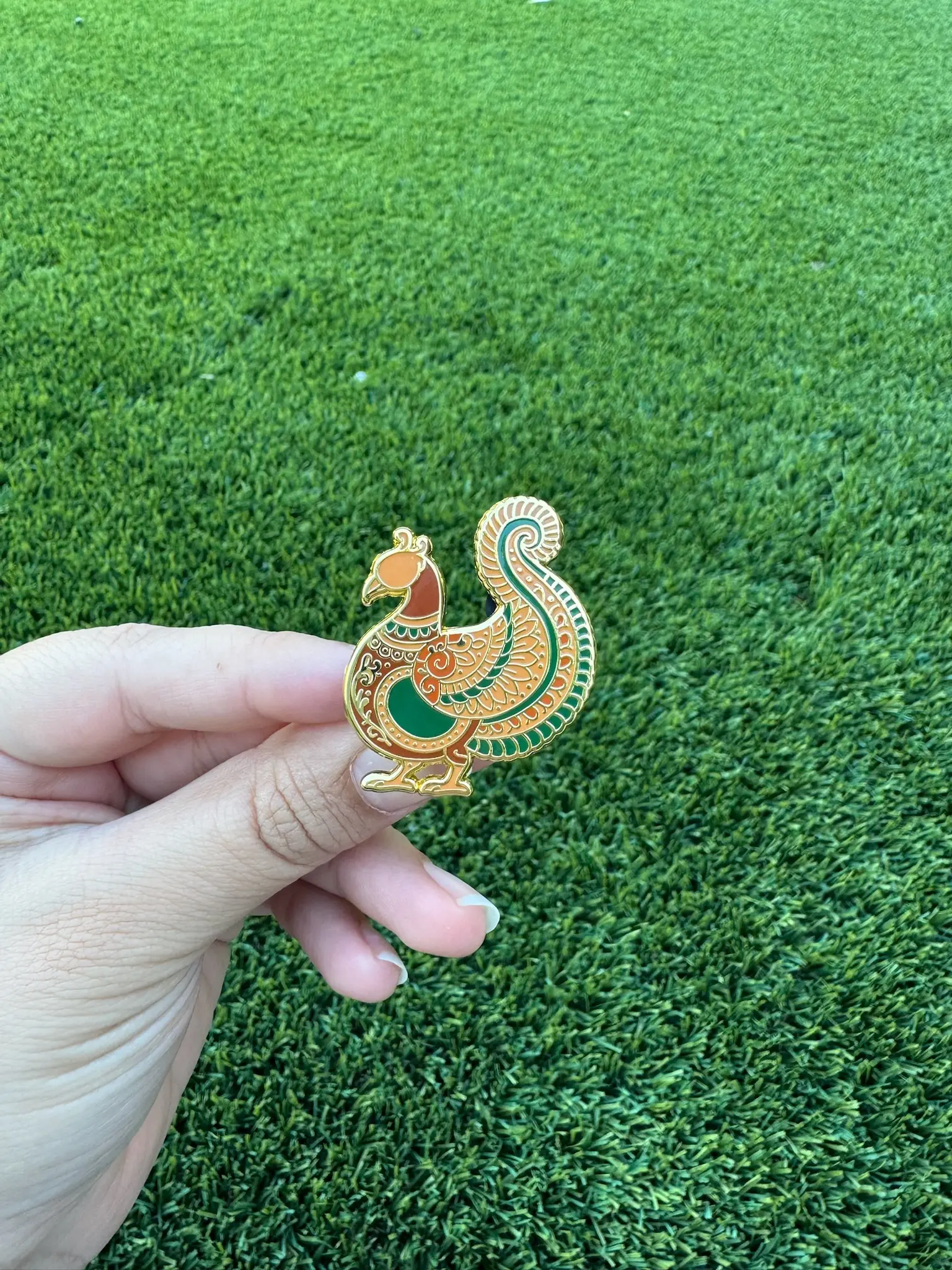 Kalamkari Peacock Enamel Pin, Indian Art Pin, Peacock Pin India, Traditional Folk Art Pin, Hand Painted Style Pin, Cultural Enamel Pin, Hard Enamel Lapel Pin, India Gift