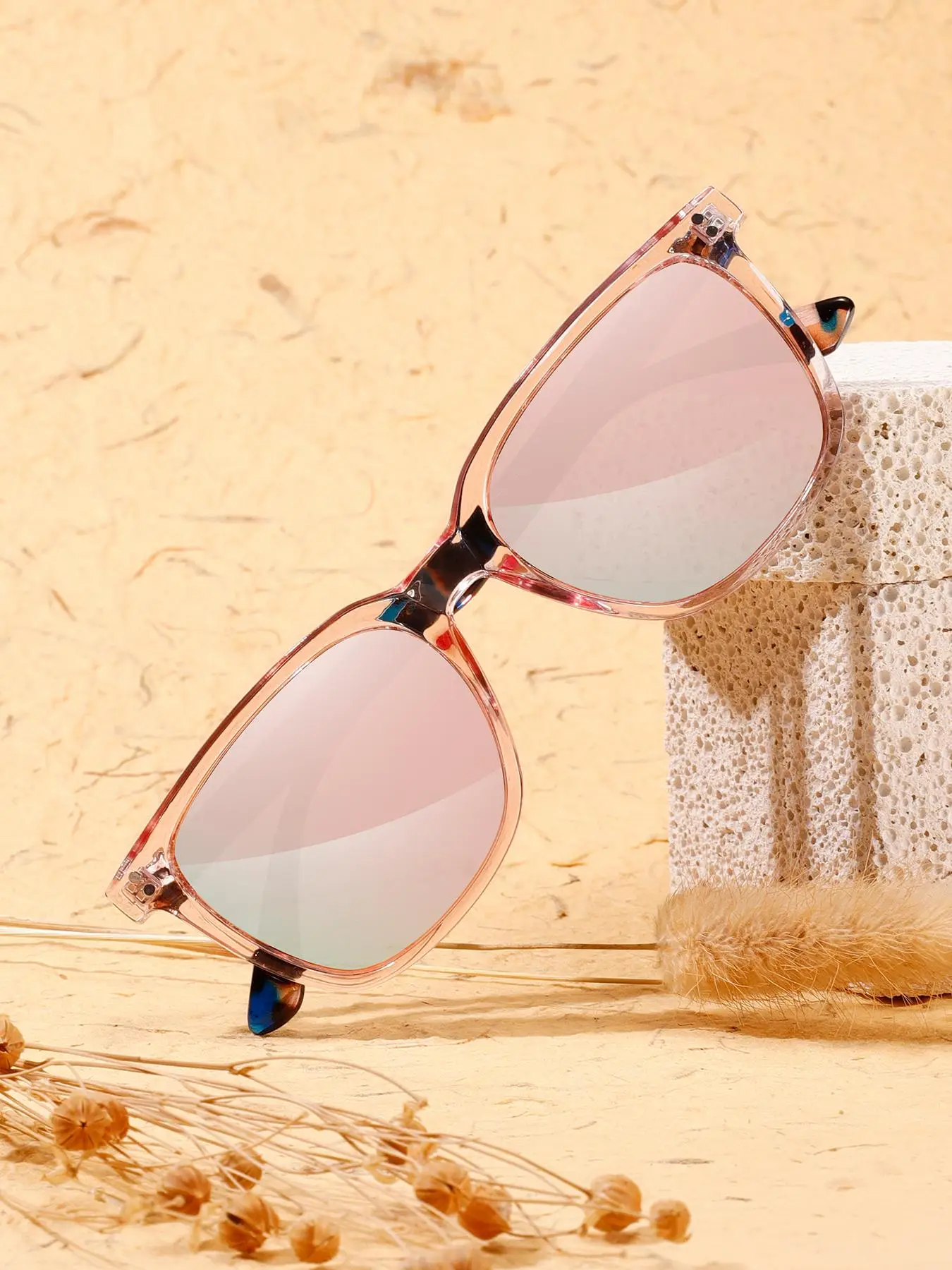 1 Pair Summer Square Frame Sunglasses, New Personality Travel Accessories for Women & Men, Lightweight and Durable for Outdoor Sun Protection Glasses