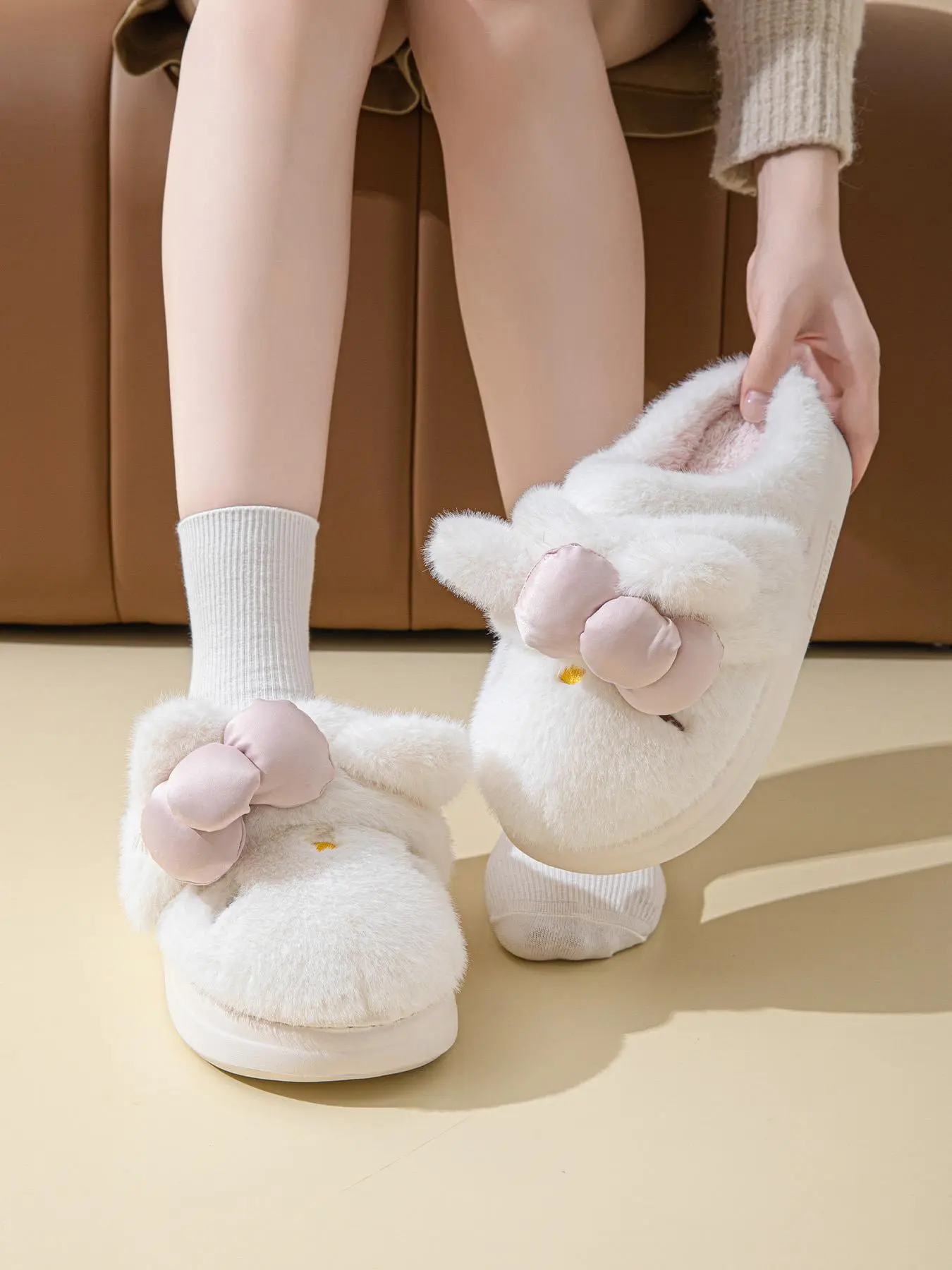 Women's Cute Cartoon Bow Design Plush Slippers, Casual Soft Comfortable Home Slippers, Fuzzy Warm Slippers for Indoor & Outdoor Use for Fall & Winter, Footwear