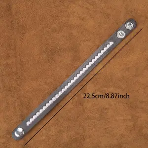 The new simple and fresh computer-embroidered flower leather bracelet is suitable for women to wear. The length can be adjusted in two levels.