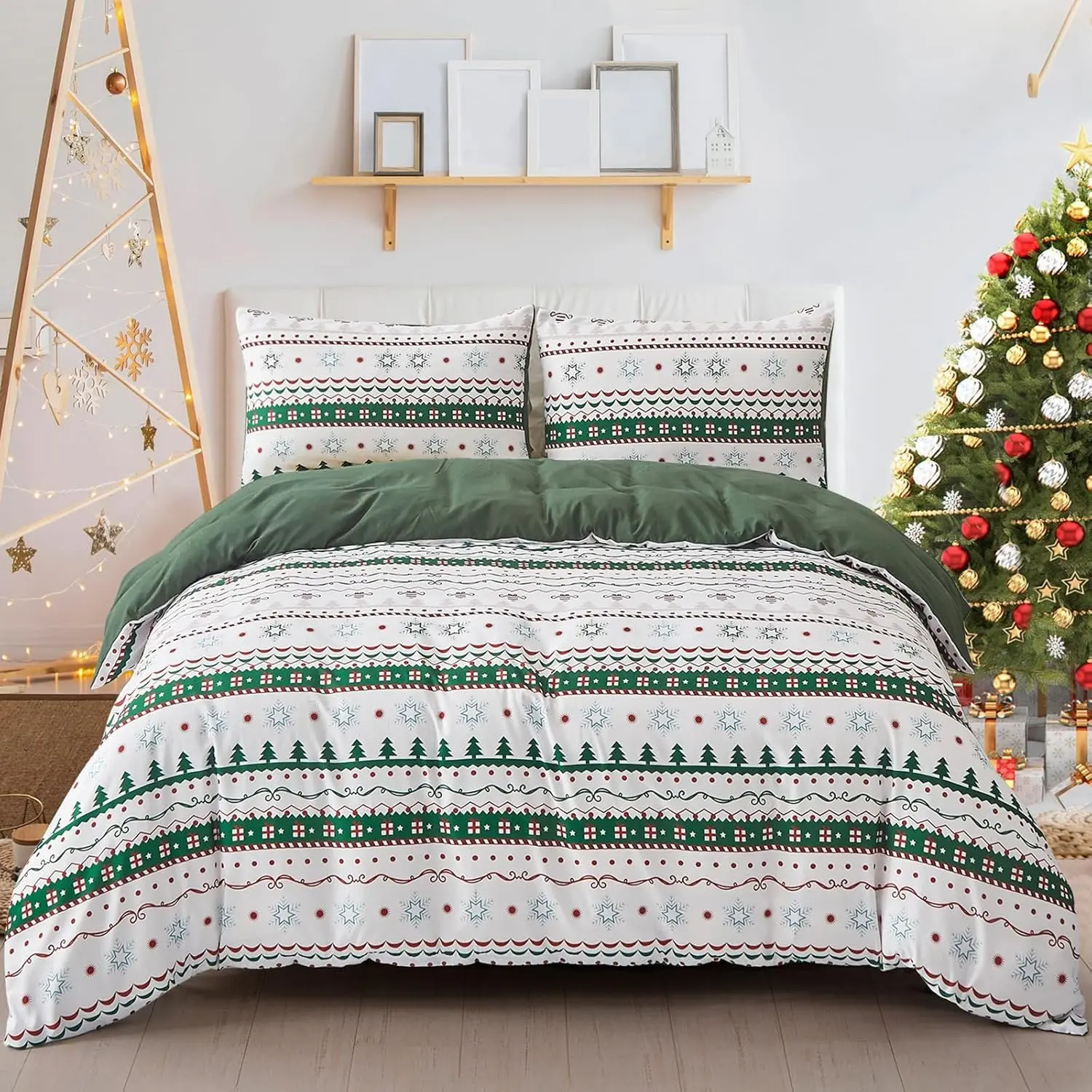 Christmas Quilt Set with Two Pillowcases, Holiday Bedding with Zipper Closure, Suitable for Adults and Festive Decoration