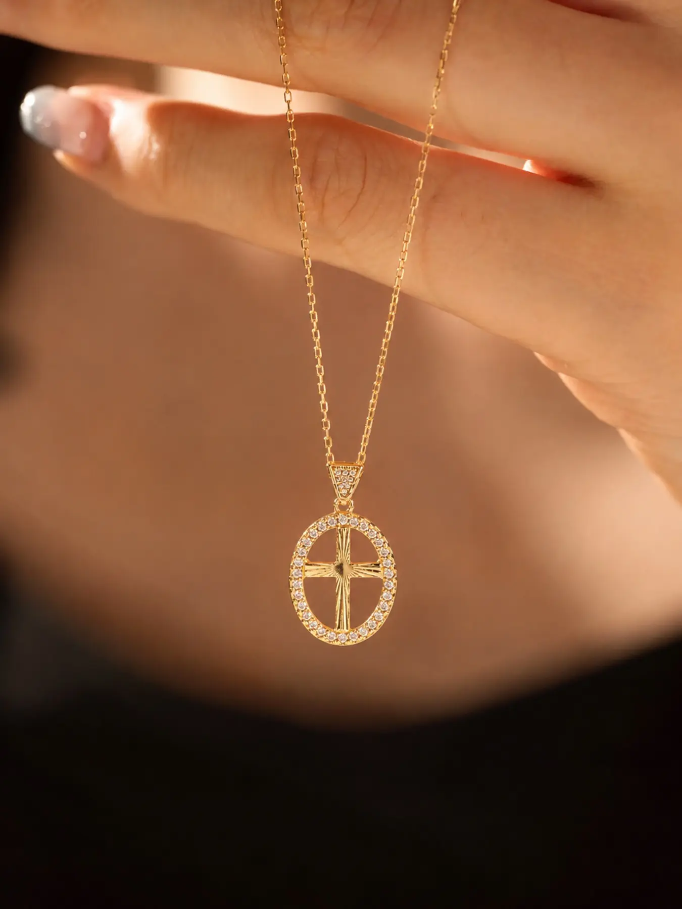 New Creative Geometric Hollow Circle Cross Pendant Necklace, Elegant Zircon Jewelry, Stylish Accessory for Women, Perfect for Parties and Daily Wear