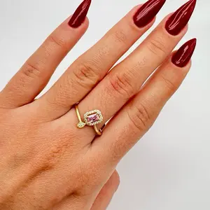 10k Gold Ring with Pink Sirconia Stone Size 8 Elegant and Luxurious Jewelry for Any Occasion