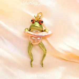 Prince Frog pearl necklace pendant (with chain)