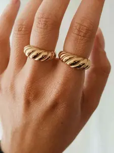 Golden Twisted Ring - Titanium Steel Material for Scratch-resistant Everyday Wear