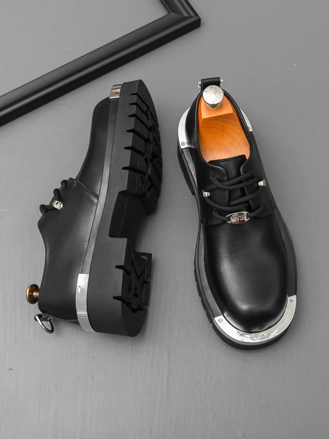 Men's Thick Sole Round Toe Lace-Up Shoes, Riveted Casual Shoes, Fashion Casual Sneakers, Comfortable Walking Footwear, Stylish Low Top Design, Casual Lifestyle Footwear, Casual Thick Soled