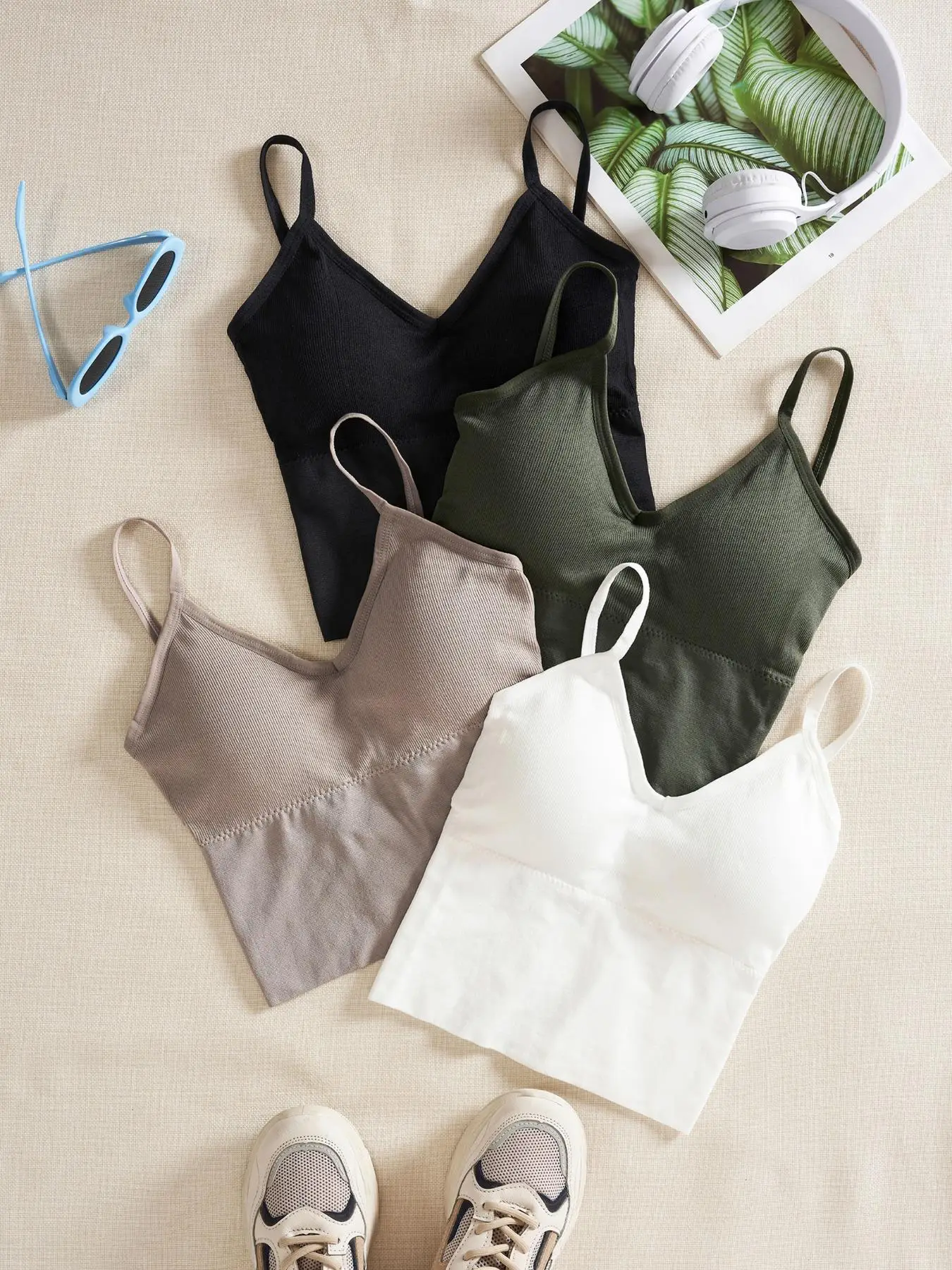 Women's Plain Criss Cross Backless Sports Bra, Casual Breathable Sports Top for Yoga Gym Workout, Women's Sport & Outdoor Clothing for All Seasons