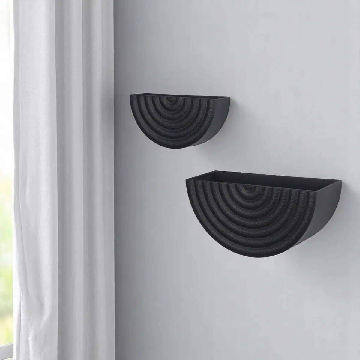 HomeRoots 608675 Black Metal Geometric Half Moon Hanging Planters - Set of 2, Modern Home Decor Pots, Wall-Mounted Garden Planters