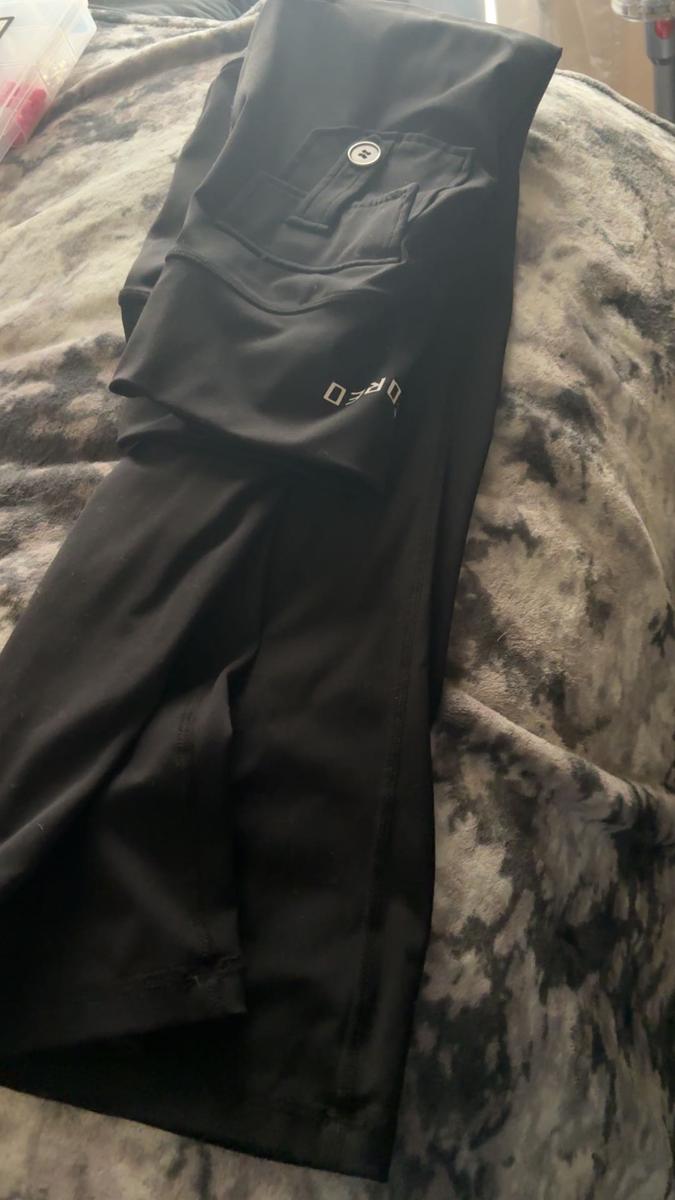 Item: Black, 32 Inseam, L