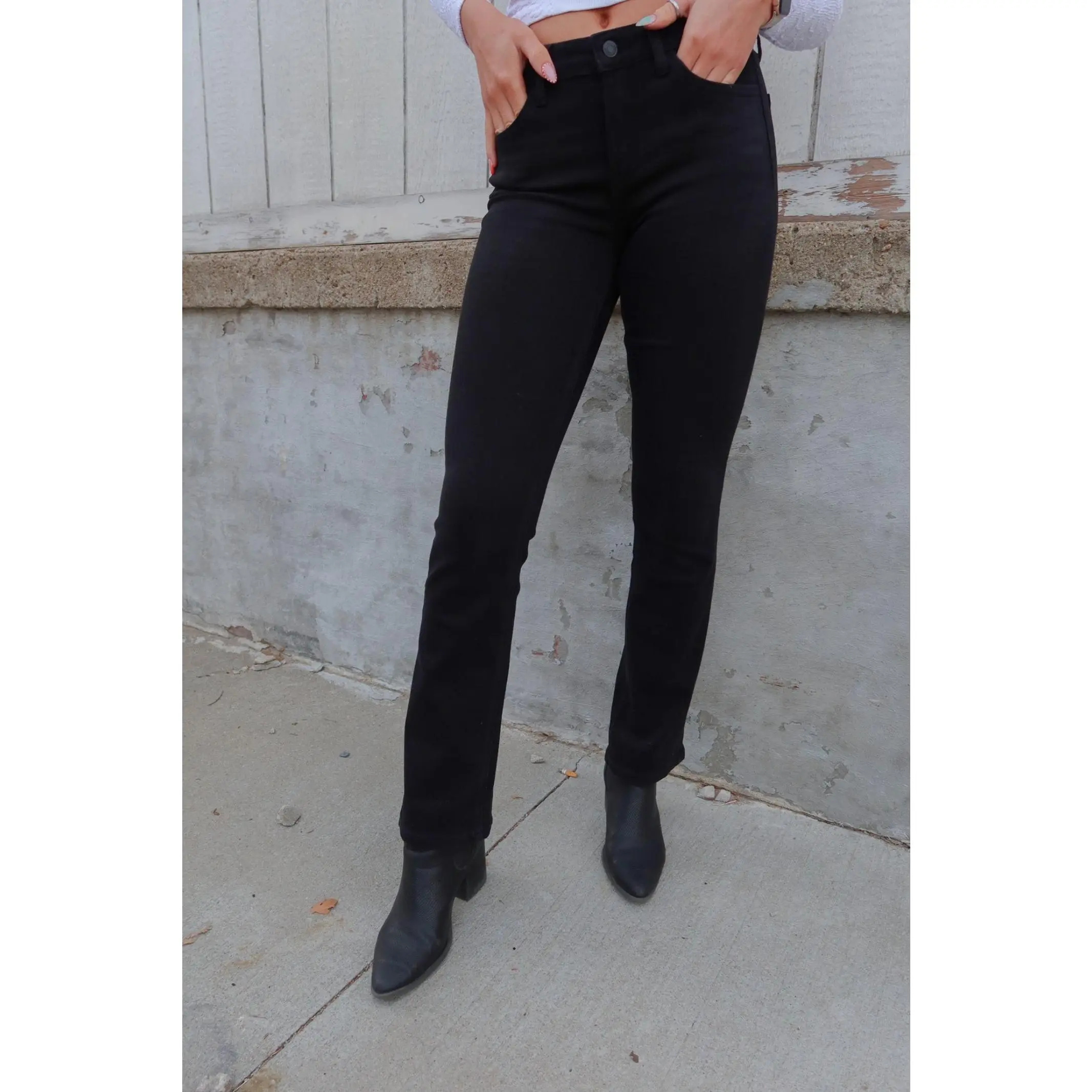 Lovervet Mid Rise Bootcut Jean