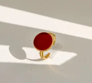 RED ROUND CENTERPIECE RING