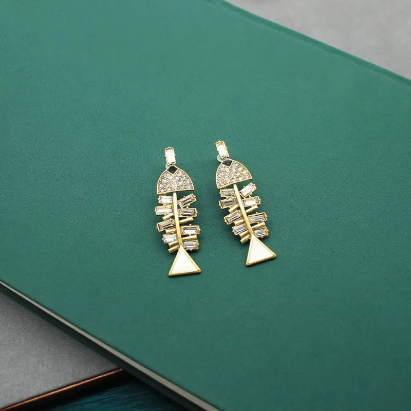 Vintage Earrings Micro-Inlaid Zircon Dazzling Fishbone Earrings Simple Style Drop Earrings 925 Silver Needle Fashion Accessories
