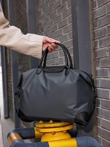 Men's travel tote bag, solid color handbag, zipper closure, fashionable and versatile, casual and simple, suitable for college students, school, business trips, travel, fitness, large capacity men's travel bag, Shoulder Totes