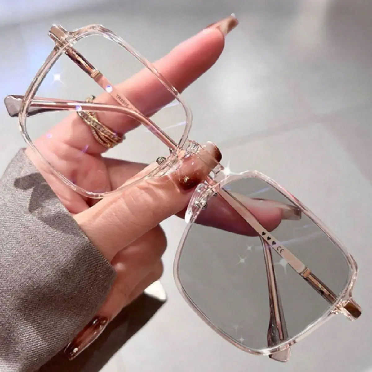 Contemporary Fashion Eyewear for Women, Photochromic Blue Light Blocking Trendy Styling Sunglasses, Stylish Shades, Modern Trendy Sunglasses, Blue Light Women's Sunglasses
