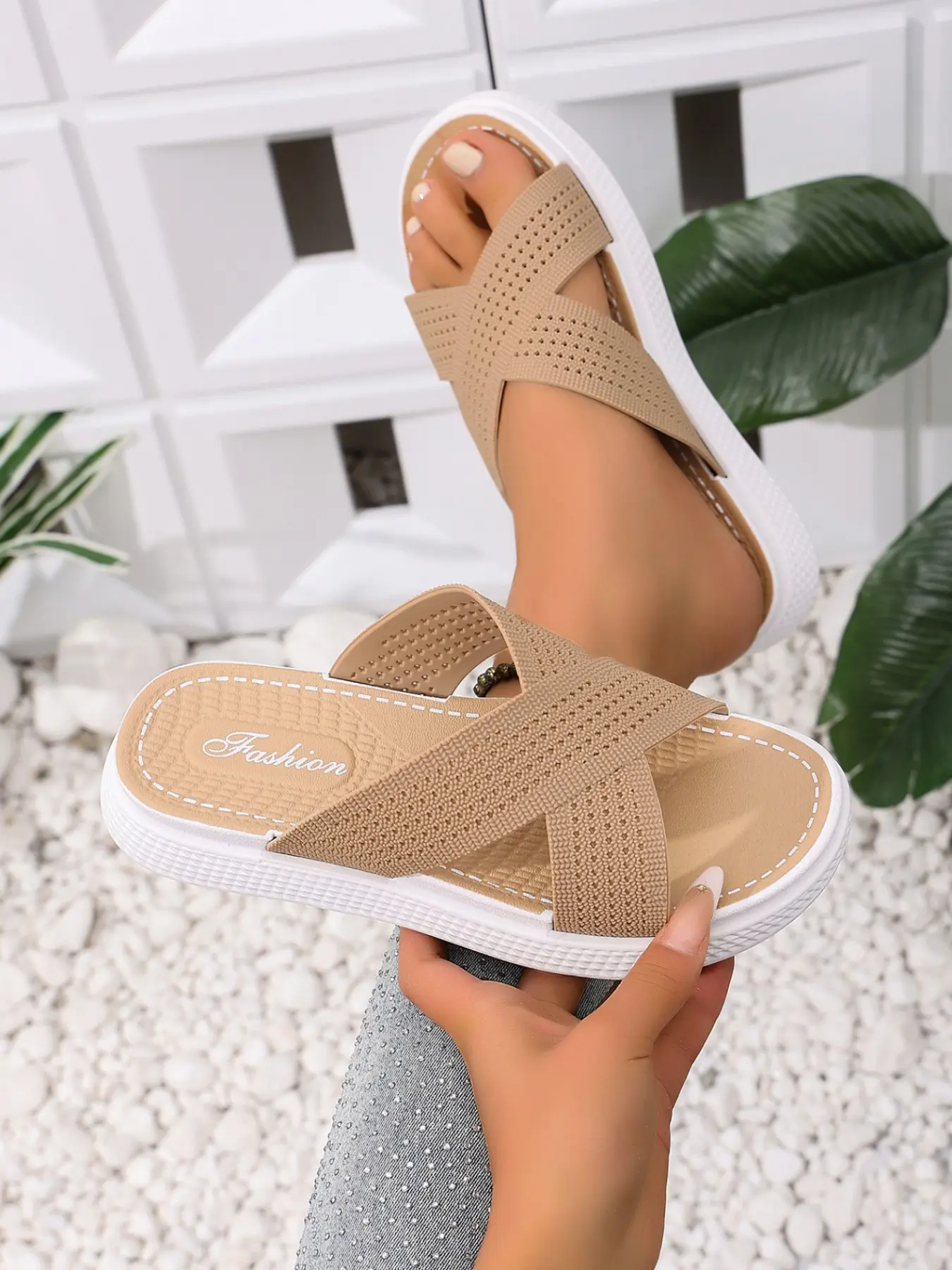 Women's new comfortable and soft casual slip-on sandals, with a soft Wedge Platform and flexible sole, essential minimalist sandals for everyday wear, perfect for school, work, and commuting, fashionable and trendy walking sandals.
