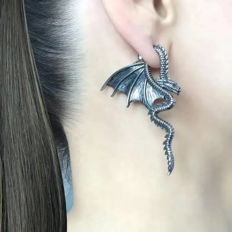 New detachable dark fantasy dragon earrings for women, European and American fashion exaggerated holiday earrings