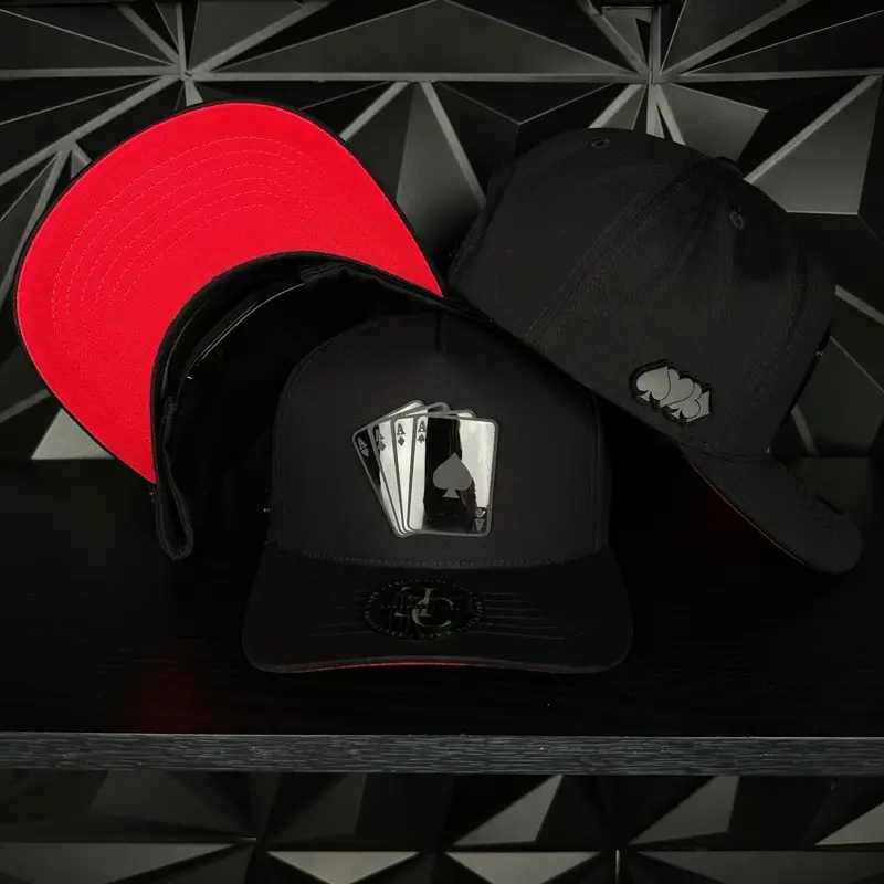 Poker plate SnapBack hat-black/red
