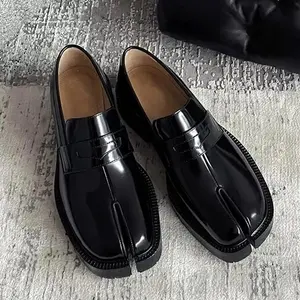 Premium Horseshoe Design Flat Leather Footwear - Unisex Neutral Trend Versatile Platform Casual Walking Shoes, Black Large Size Dance Shoes