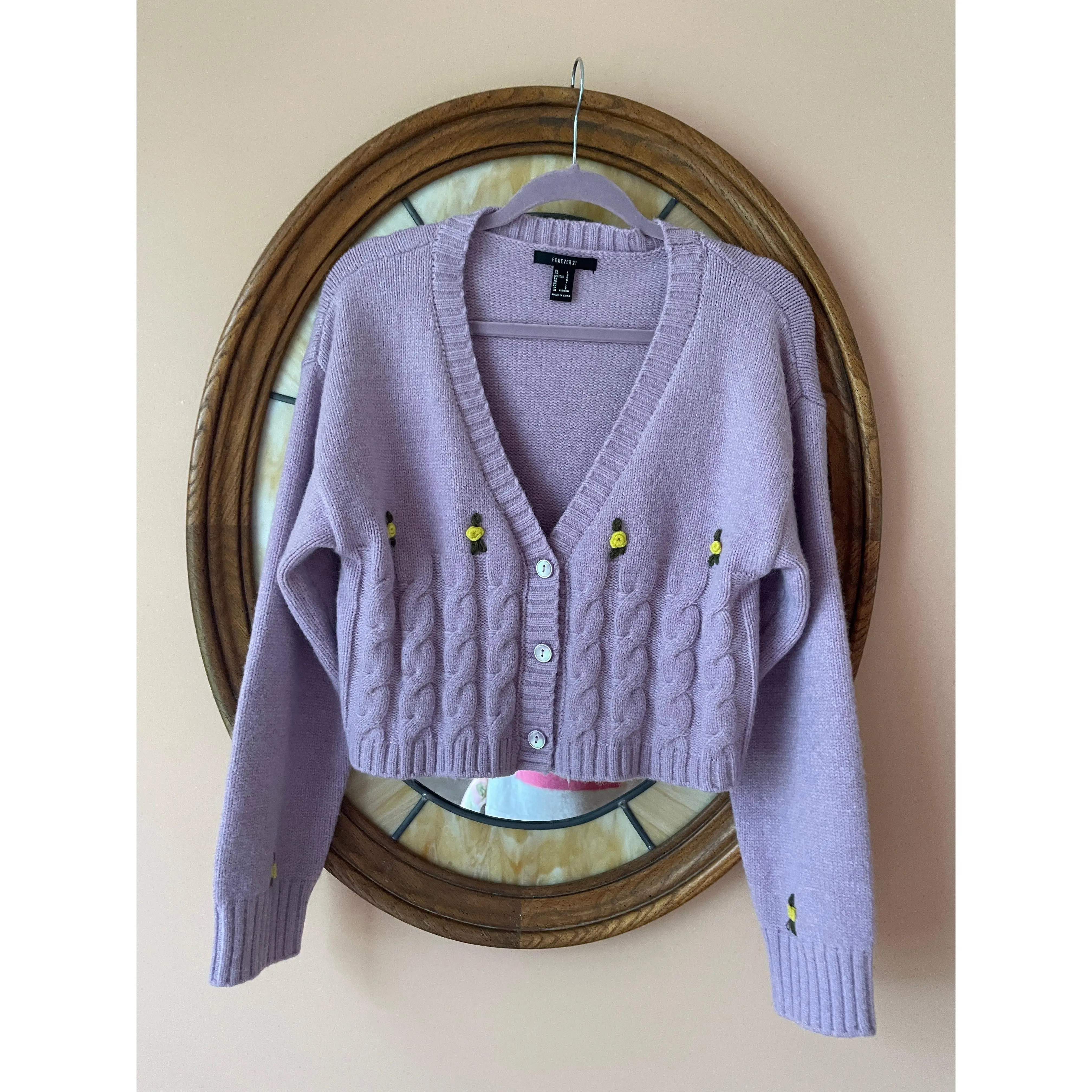 2000s Vintage Acrylic Knit Lavender Flower Cropped Cardigan Sweater M