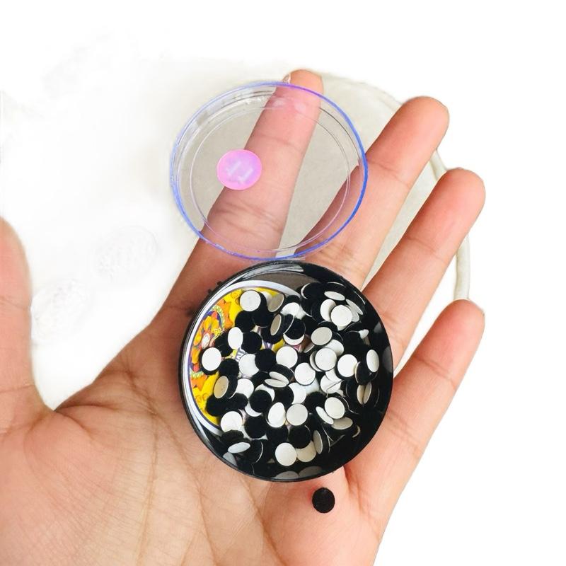 Nepali/ Indian Traditional Kumkum Bindi for women