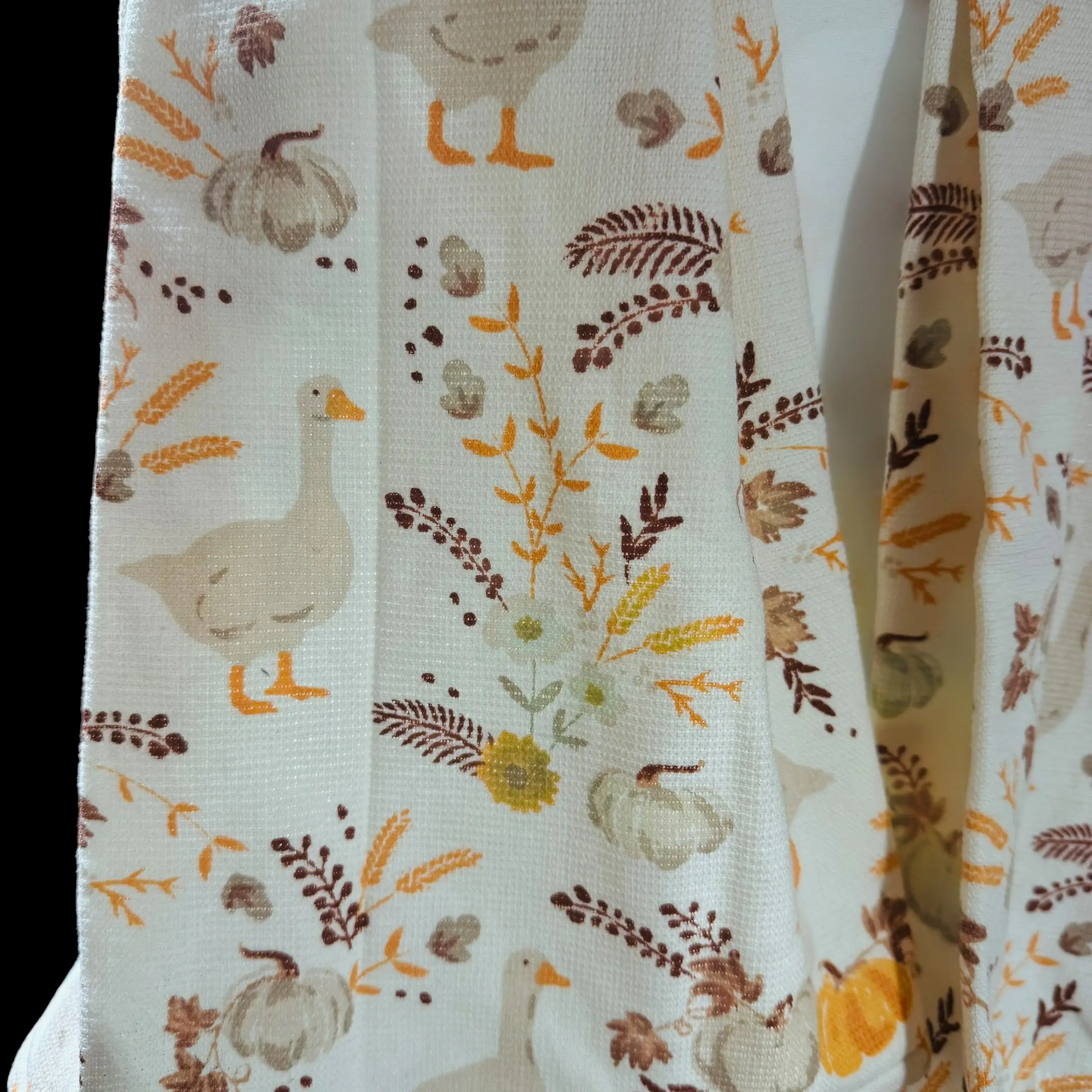 Autumnal Duck and Leaf Patterned Towel Scarf