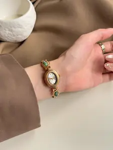 Elegant Fashion Watch Set for Women, Vintage Style Analog-Digital Quartz Movement, Perfect for High Tea & Art Exhibitions