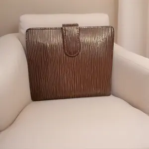 Pre-owned Louis Vuitton Epi Leather Small Leather Goods bifold wallet